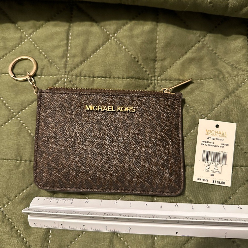 Michael Kors Jet Set Travel Zip ID Holder